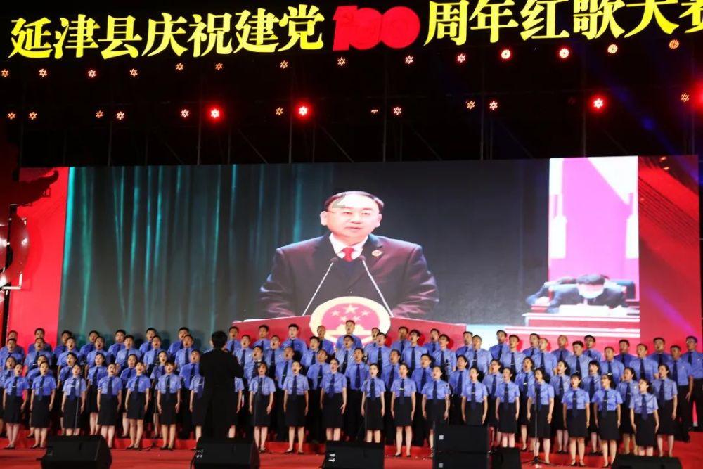 救援受困的小恐龙